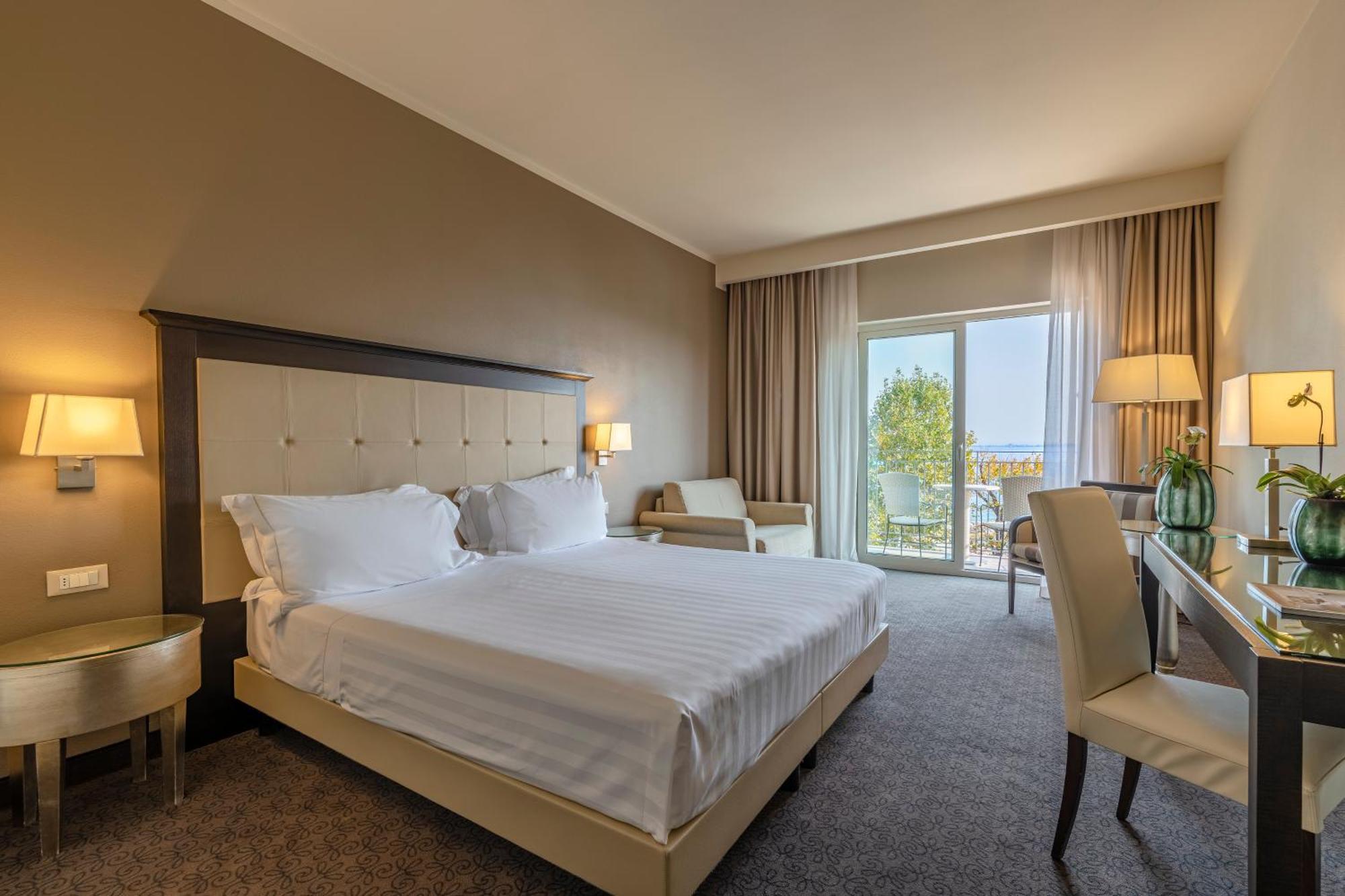 Superior Double Room Balcony,744533590:JPEG