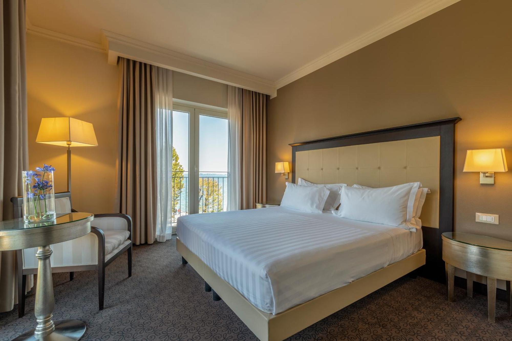 Suite Balcony Lake View