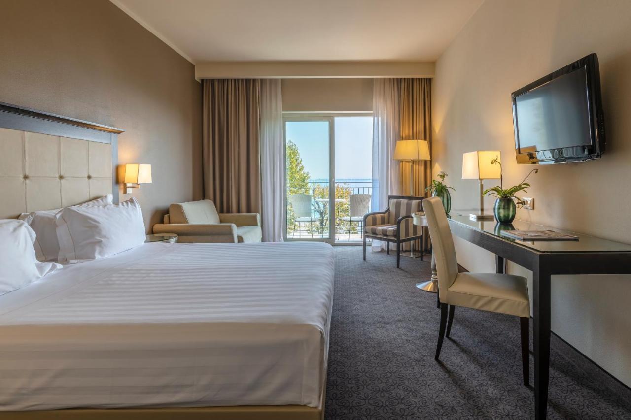 Junior Suite Balcony Lake View